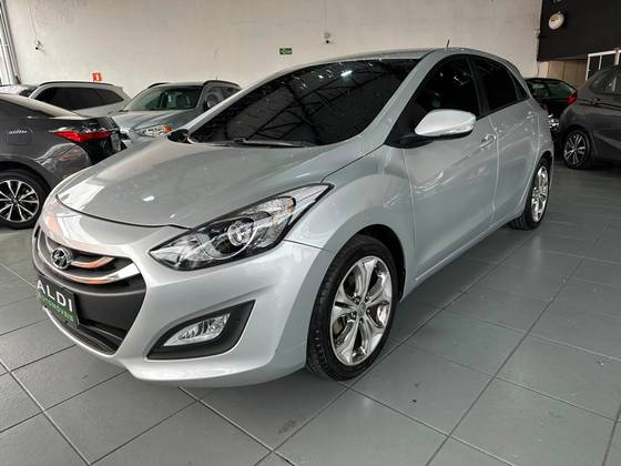 HYUNDAI I30 2.0 MPI 16V GASOLINA 4P AUTOMÁTICO HYUNDAI I30 2.0 MPI 16V GASOLINA 4P AUTOMÁTICO
